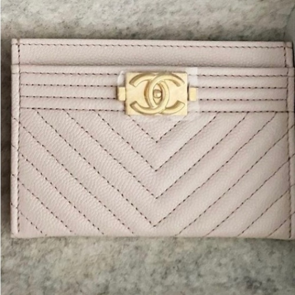 Light pink chanel boy cardholder